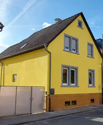 Das Gebäude in dem sich die Ferienwohnung befindet