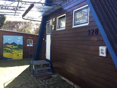 Das Gebäude in dem sich das Ferienhaus befindet
