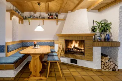 Ein Sitzbereich in der Unterkunft Landhotel Lortz