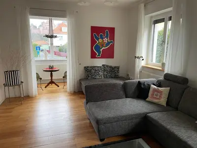Ein Sitzbereich in der Unterkunft Ferienwohnung Bett & Burg