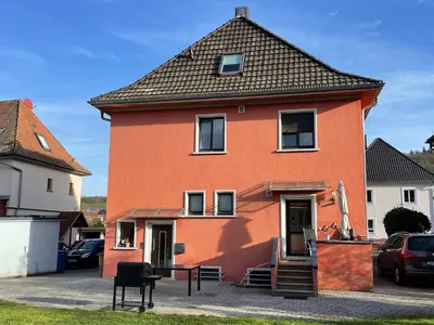 Das Gebäude in dem sich die Ferienwohnung befindet