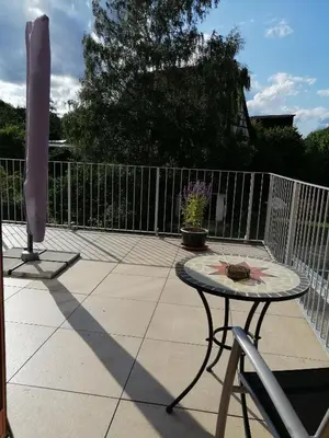 Ein Balkon oder eine Terrasse in der Unterkunft Ferienwohnung im Auszeithaus Hohenlohe