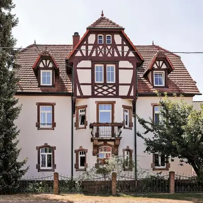 Das Gebäude in dem sich die Ferienwohnung befindet