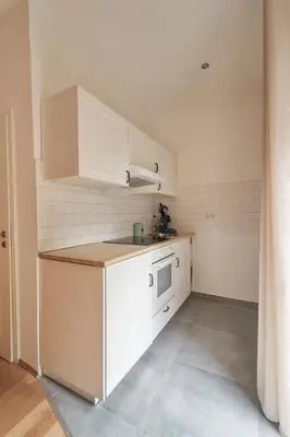 Küche/Küchenzeile in der Unterkunft Coole Altbau-WE 1-ZKB Terrasse Worms Zentrum