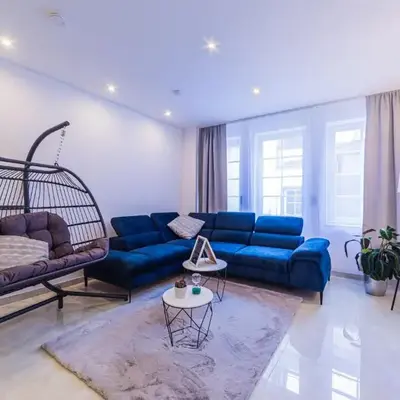 Lit Living: Luxury - Box Spring - Zwischen MA und HD - Netflix - 8 Personen