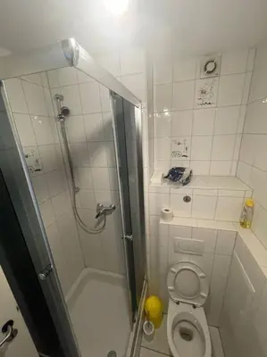 Ein Badezimmer in der Unterkunft Monteursparadies 4 DZ, 2 Bäder, einfach gut