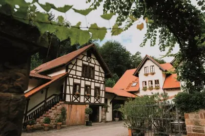 Das Gebäude in dem sich die Ferienwohnung befindet