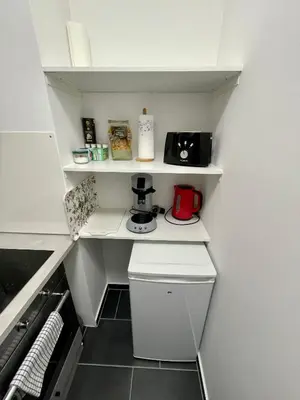 Küche/Küchenzeile in der Unterkunft Urbanes Apartment Nähe ECE - Center & Schloss