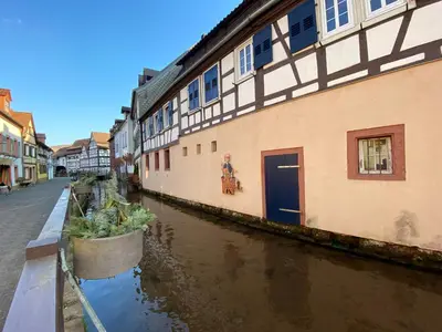 Das Gebäude in dem sich die Ferienwohnung befindet