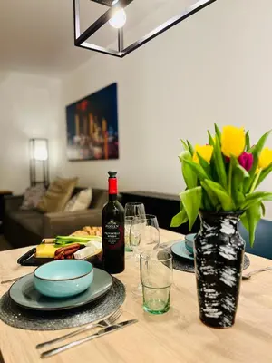 Ein Sitzbereich in der Unterkunft MyBLEISURE Premium Apartment mit Küche und Netflix nahe Heidelberg I SAP, MLP, Unternehmen im Rhein-Neckar-Kreis