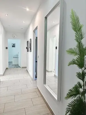 Grundriss der Unterkunft Moderne 3-Zimmer-Ferienwohnung bei Frankfurt - frisch renoviert, zentral gelegen und perfekt für Familien und Business-Trips