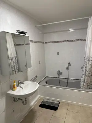Ein Badezimmer in der Unterkunft Beautiful, large and great apartment with balcony in top location