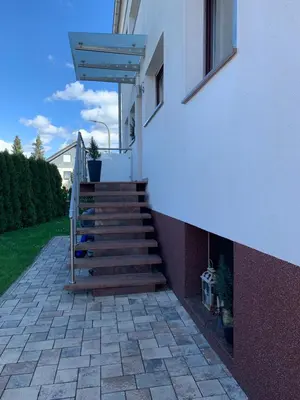 Das Gebäude in dem sich die Ferienwohnung befindet