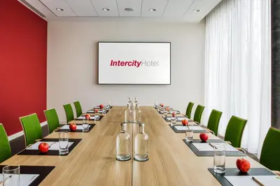 Der Geschäftsbereich oder Konferenzraum in der Unterkunft IntercityHotel Karlsruhe