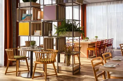 Ein Restaurant oder anderes Speiselokal in der Unterkunft IntercityHotel Karlsruhe