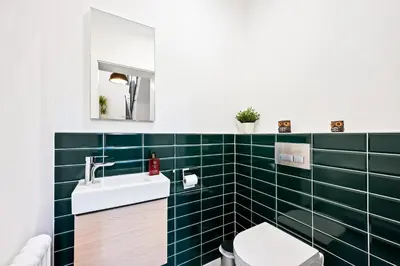 Ein Badezimmer in der Unterkunft Lit Living - Luxus Loft - Box Spring - Air Con - BBQ - Panorama