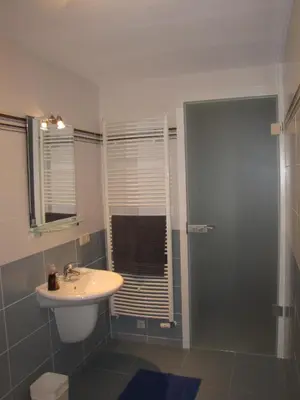 Ein Badezimmer in der Unterkunft Haus Biengarten