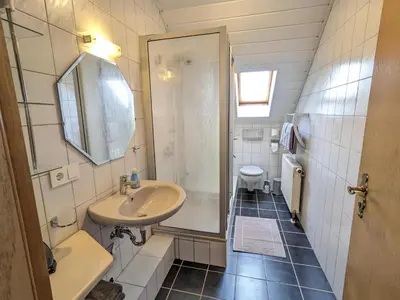 Ein Badezimmer in der Unterkunft Ferienwohnung Madenburgblick