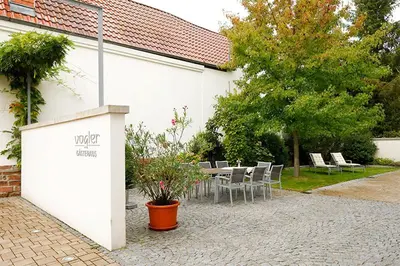 Ein Garten an der Unterkunft Gästehaus Vogler