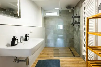 Ein Badezimmer in der Unterkunft Haus Sebald